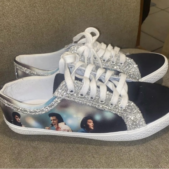 Ladies size 9:5 Elvis Presley canvas preowned shoes Bradford exchange exclusive - Picture 5 of 5